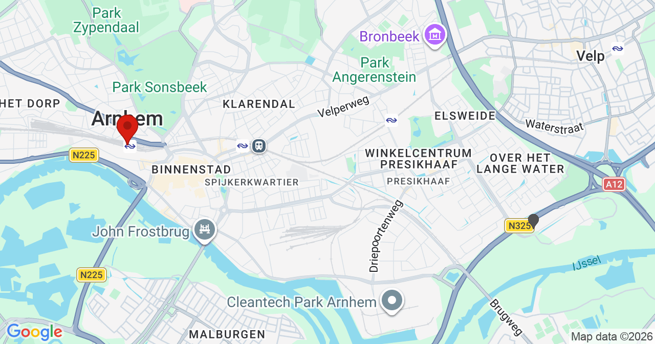 Kaart van het incident in Arnhem met de aanrijroutes van de gealarmeerde eenheden
