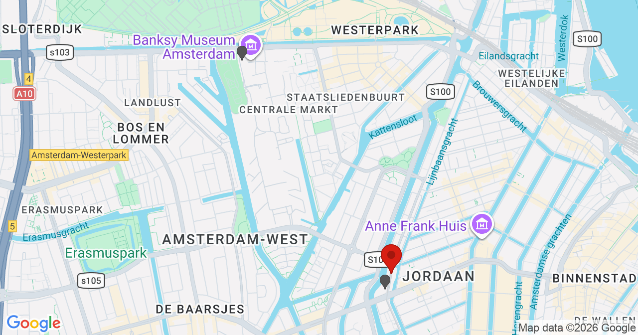 Kaart van het incident in Amsterdam met de aanrijroutes van de gealarmeerde eenheden