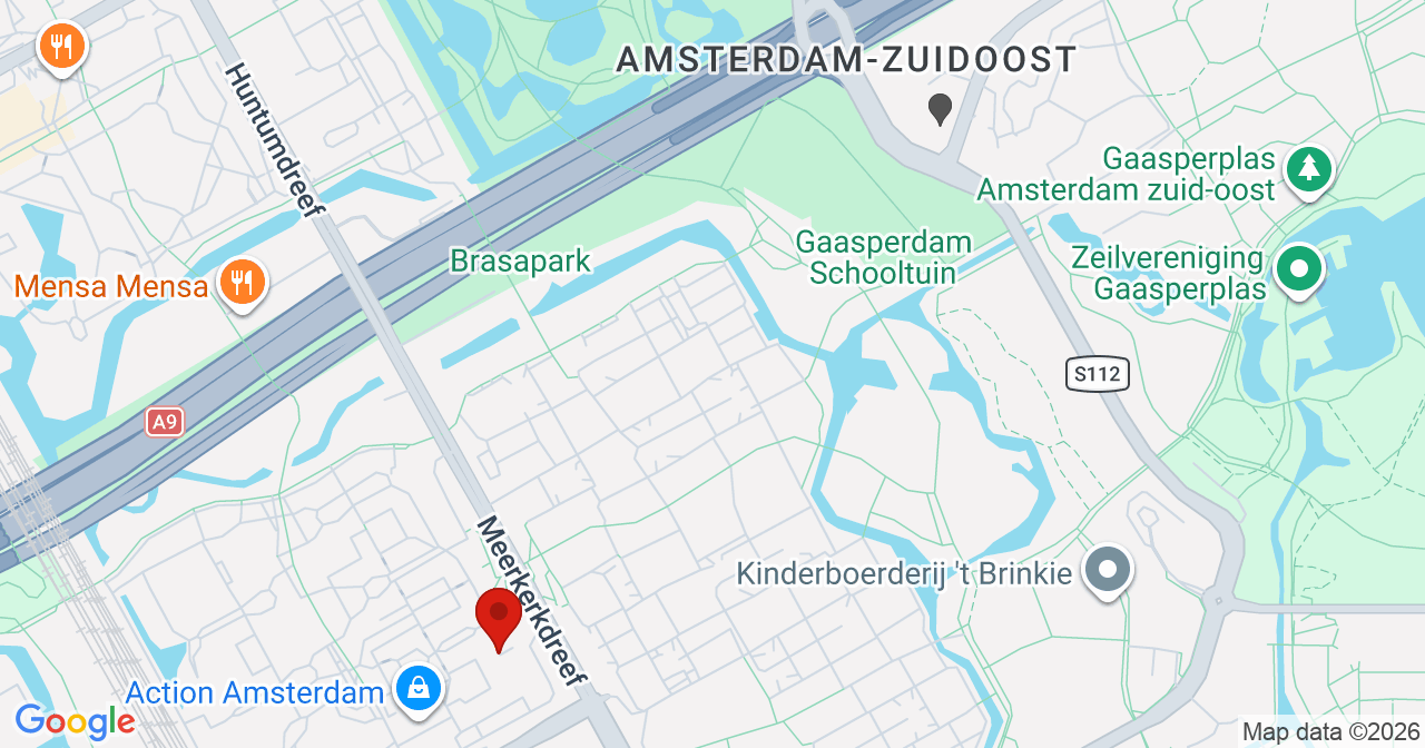 Kaart van het incident in Amsterdam met de aanrijroutes van de gealarmeerde eenheden