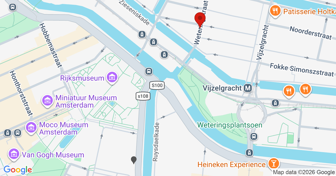 Kaart van het incident in Amsterdam met de aanrijroutes van de gealarmeerde eenheden