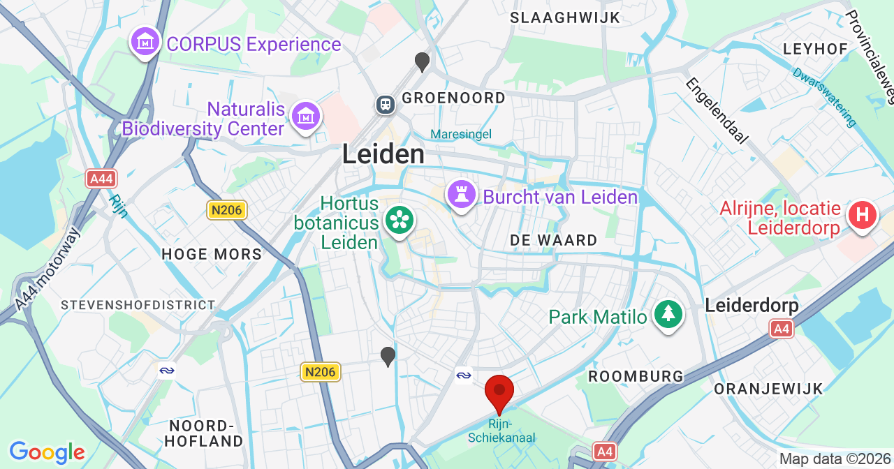 Kaart van het incident in Leiden met de aanrijroutes van de gealarmeerde eenheden