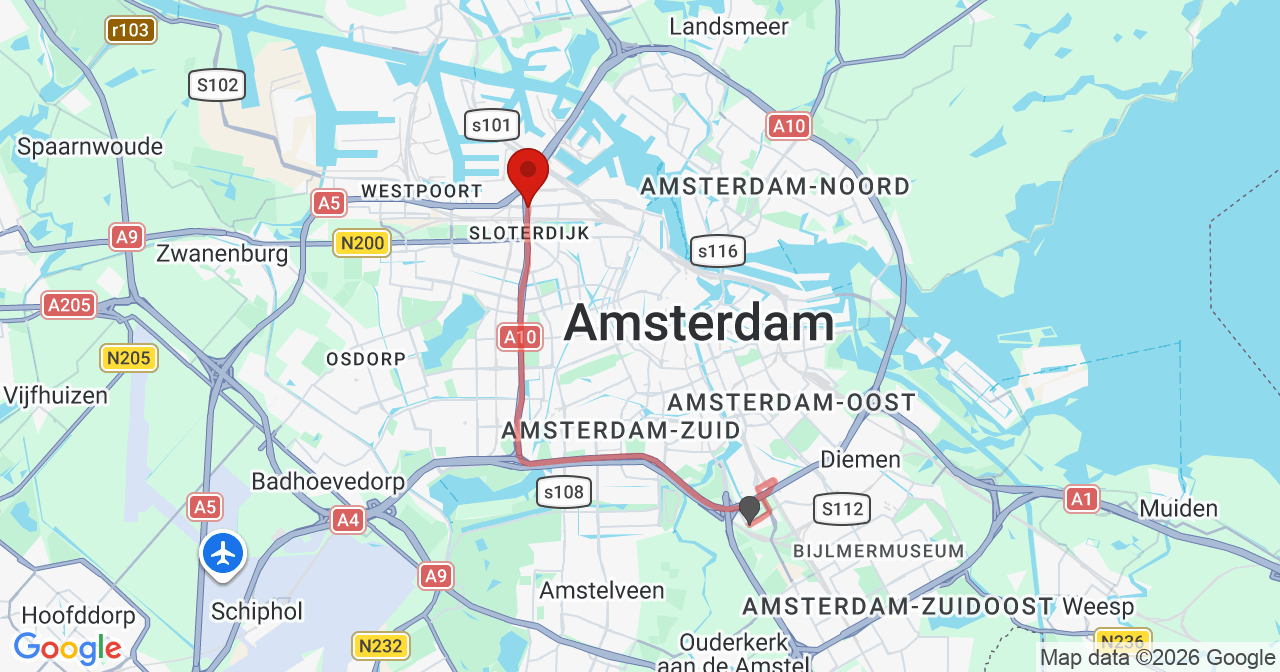 Kaart van het incident in Amsterdam met de aanrijroutes van de gealarmeerde eenheden