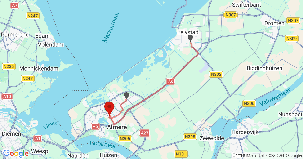 Kaart van het incident in Almere met de aanrijroutes van de gealarmeerde eenheden
