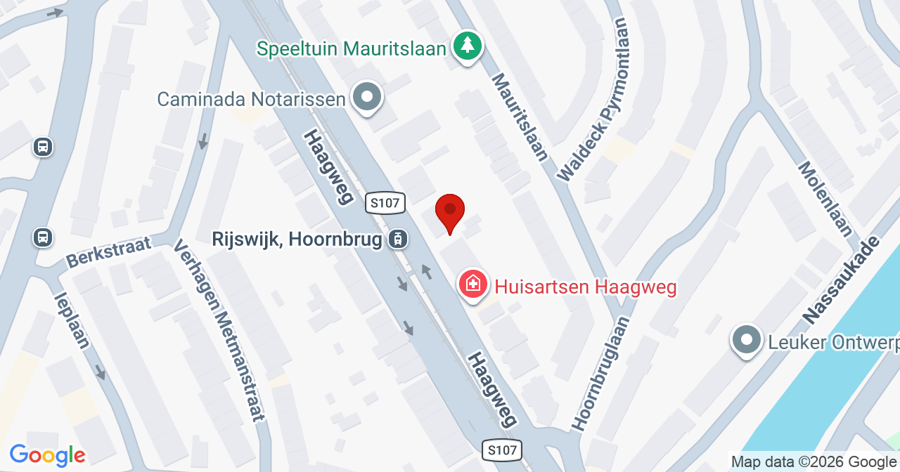 Kaart van het incident in Naaldwijk met de aanrijroutes van de gealarmeerde eenheden