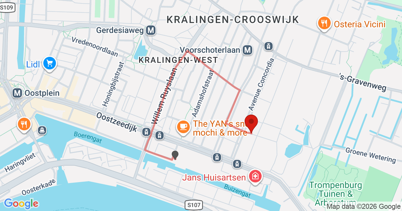 Kaart van het incident in Rotterdam met de aanrijroutes van de gealarmeerde eenheden