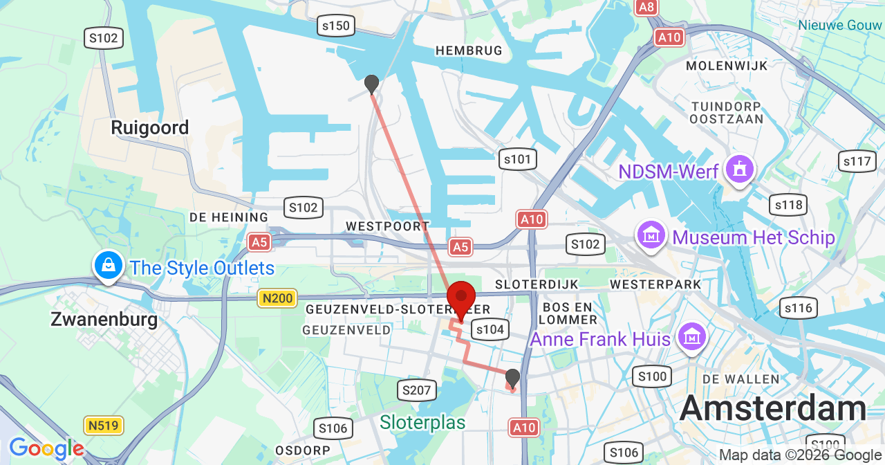 Kaart van het incident in Amsterdam met de aanrijroutes van de gealarmeerde eenheden