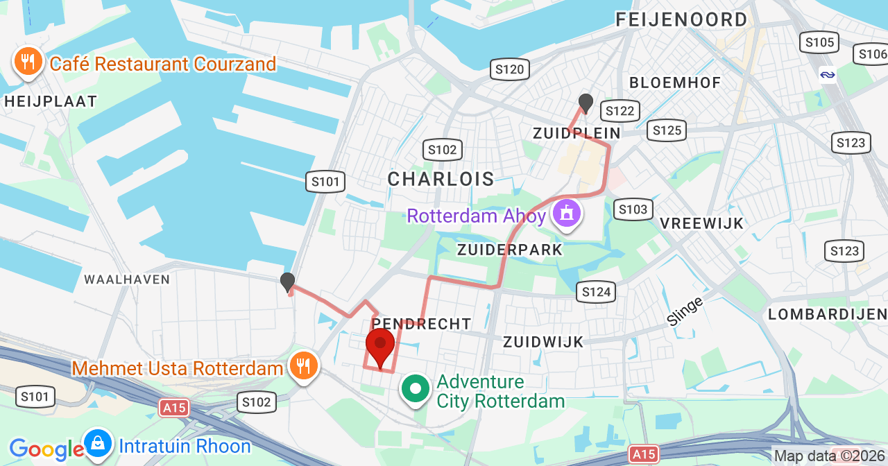 Kaart van het incident in Rotterdam met de aanrijroutes van de gealarmeerde eenheden