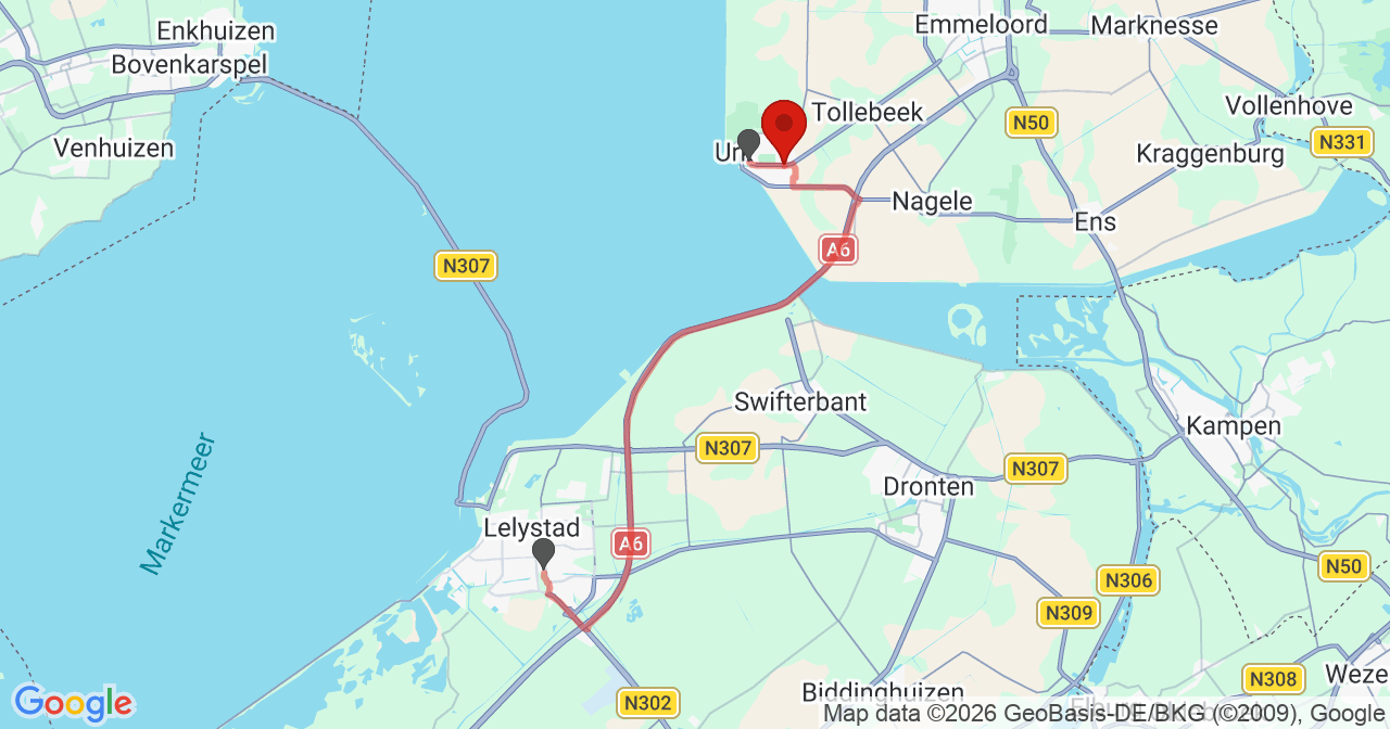 Kaart van het incident in Urk met de aanrijroutes van de gealarmeerde eenheden