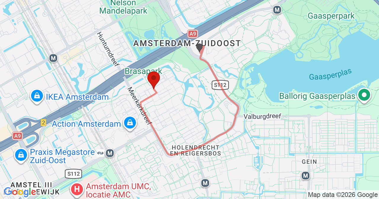 Kaart van het incident in Amsterdam met de aanrijroutes van de gealarmeerde eenheden