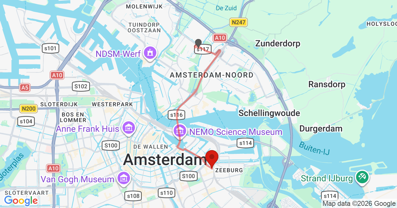 Kaart van het incident in Amsterdam met de aanrijroutes van de gealarmeerde eenheden