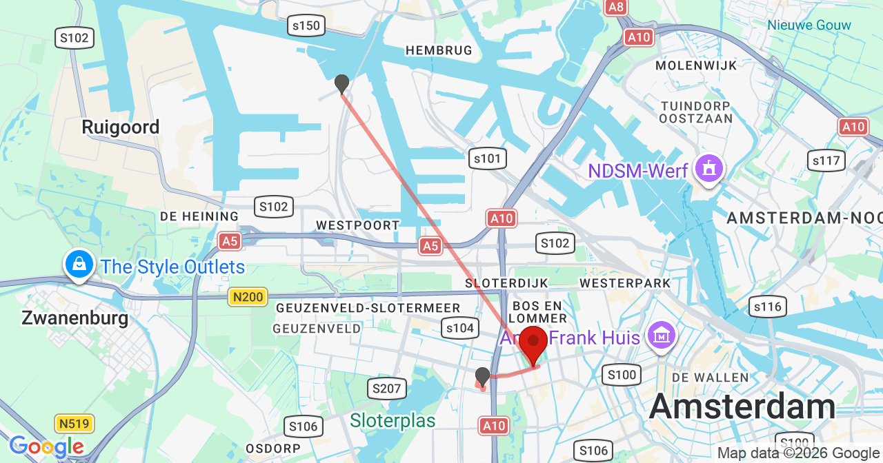 Kaart van het incident in Amsterdam met de aanrijroutes van de gealarmeerde eenheden