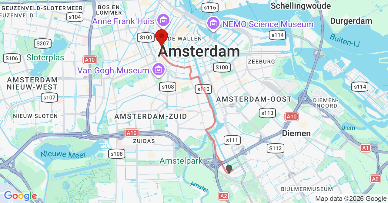 Kaart van het incident in Amsterdam met de aanrijroutes van de gealarmeerde eenheden