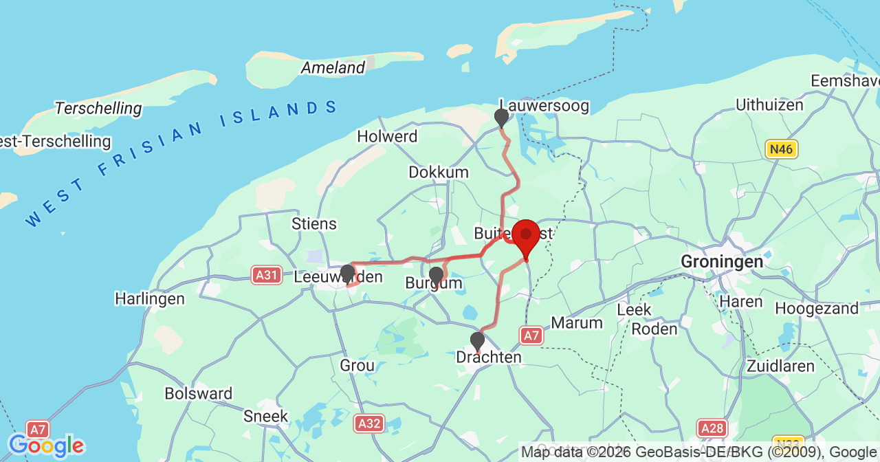 Kaart van het incident in Holwert met de aanrijroutes van de gealarmeerde eenheden