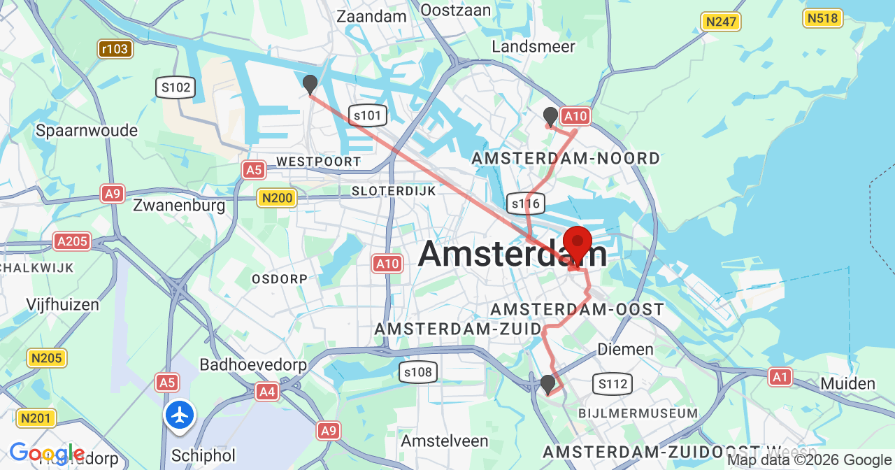Kaart van het incident in Amsterdam met de aanrijroutes van de gealarmeerde eenheden