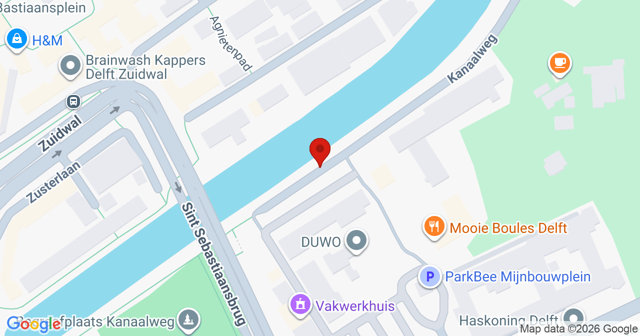 Kaart van het incident in Delft met de aanrijroutes van de gealarmeerde eenheden