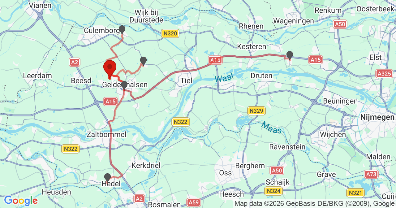 Kaart van het incident in Tricht met de aanrijroutes van de gealarmeerde eenheden