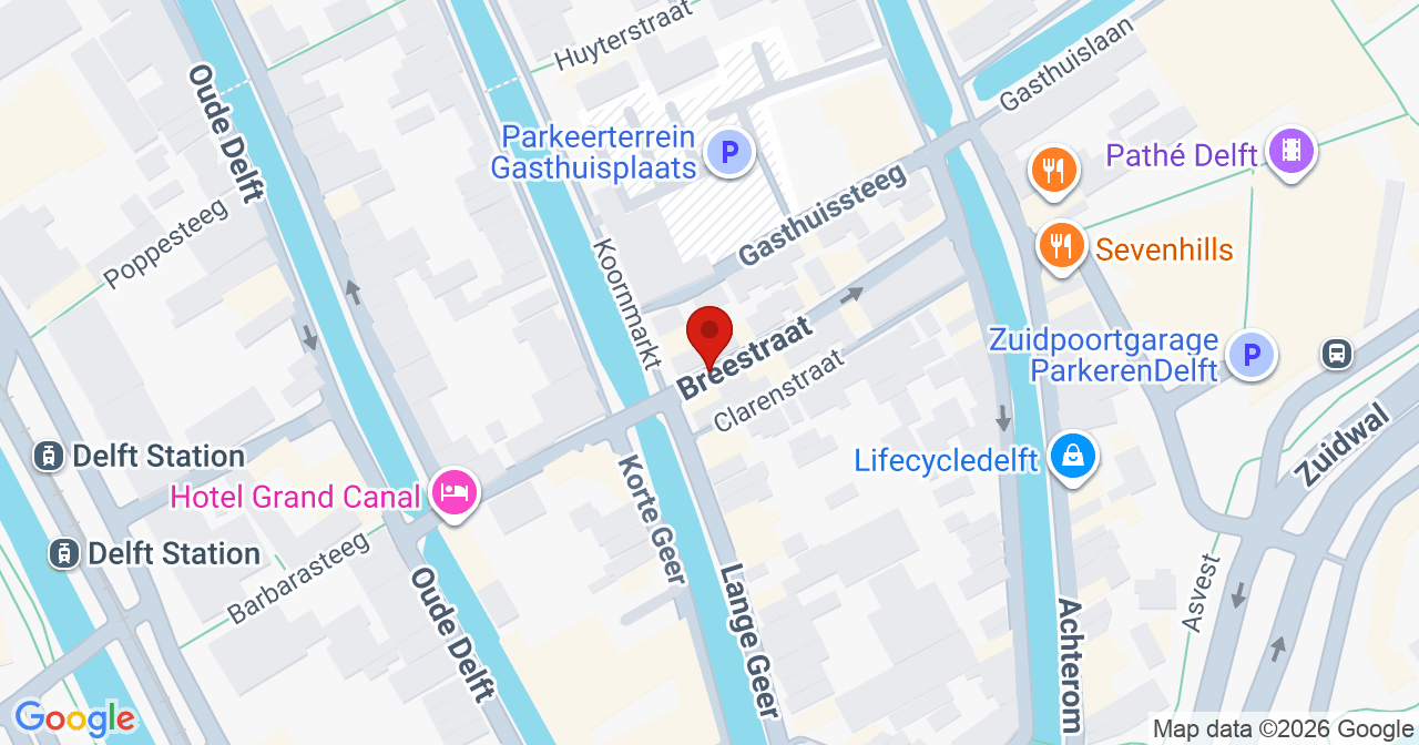 Kaart van het incident in Delft met de aanrijroutes van de gealarmeerde eenheden