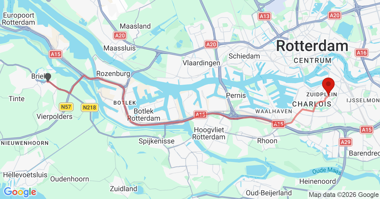 Kaart van het incident in Rotterdam met de aanrijroutes van de gealarmeerde eenheden