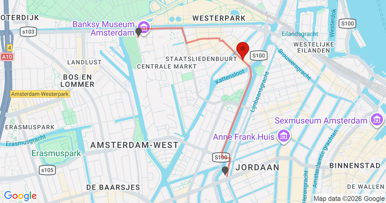 Kaart van het incident in Amsterdam met de aanrijroutes van de gealarmeerde eenheden