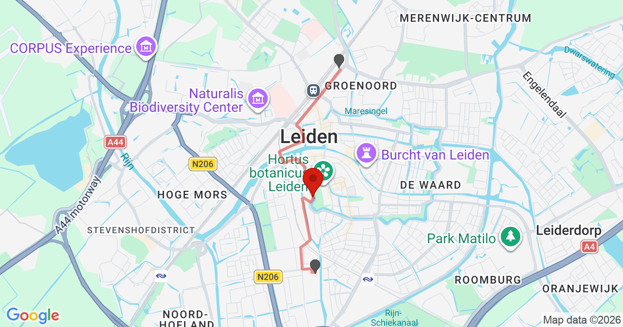 Kaart van het incident in Leiden met de aanrijroutes van de gealarmeerde eenheden