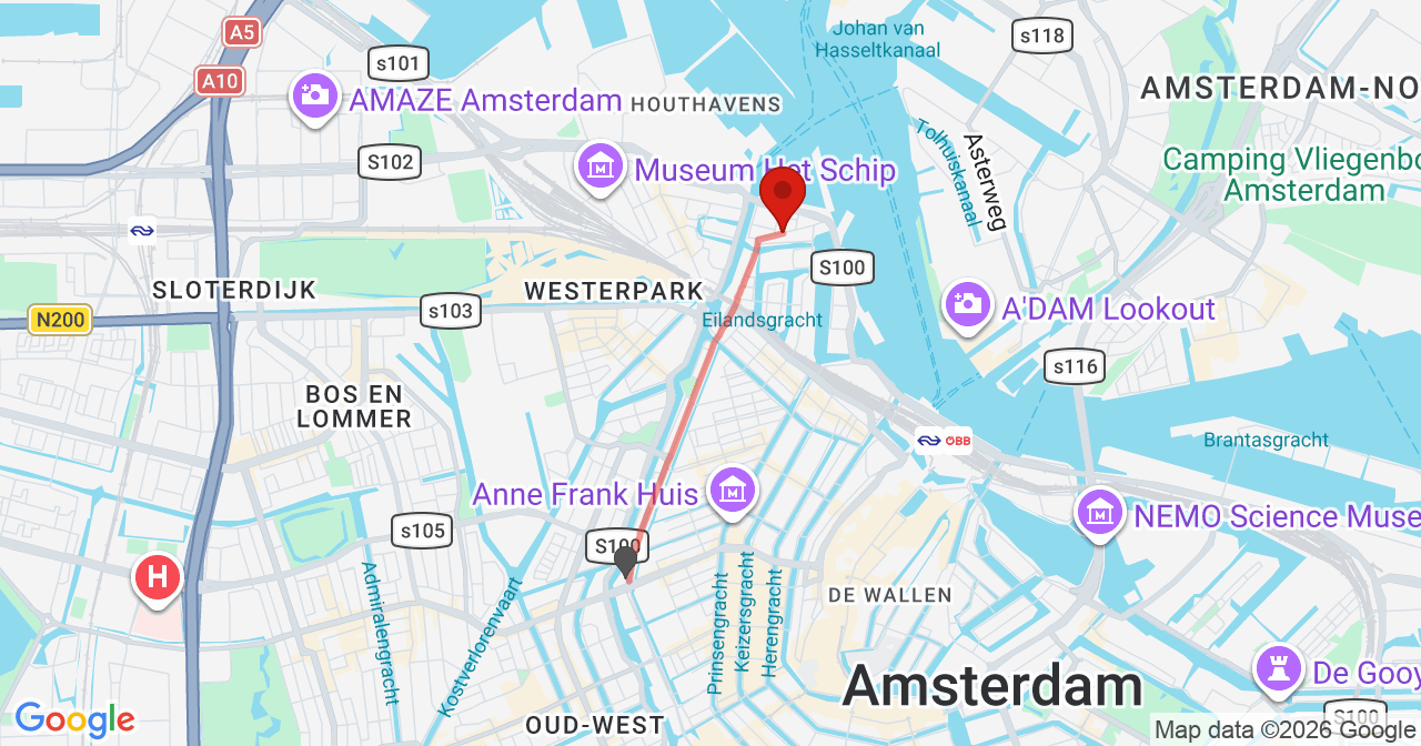 Kaart van het incident in Amsterdam met de aanrijroutes van de gealarmeerde eenheden