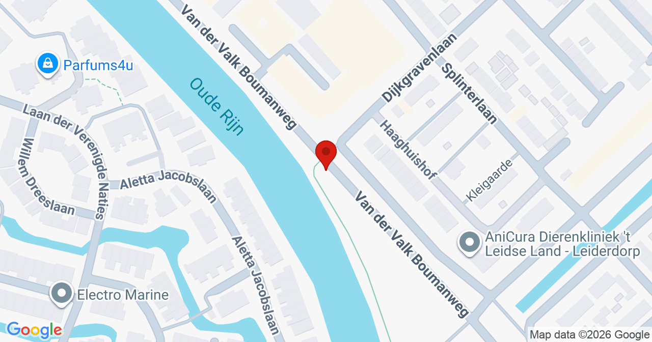 Kaart van het incident in Leiderdorp met de aanrijroutes van de gealarmeerde eenheden