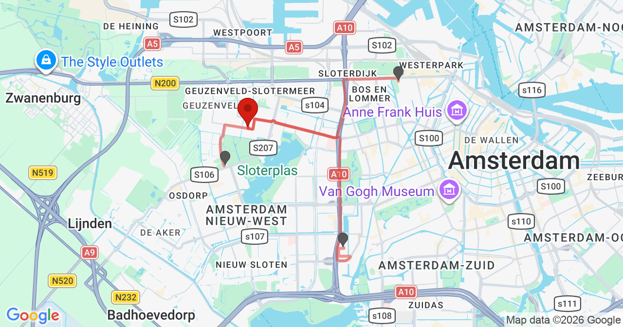 Kaart van het incident in Amsterdam met de aanrijroutes van de gealarmeerde eenheden