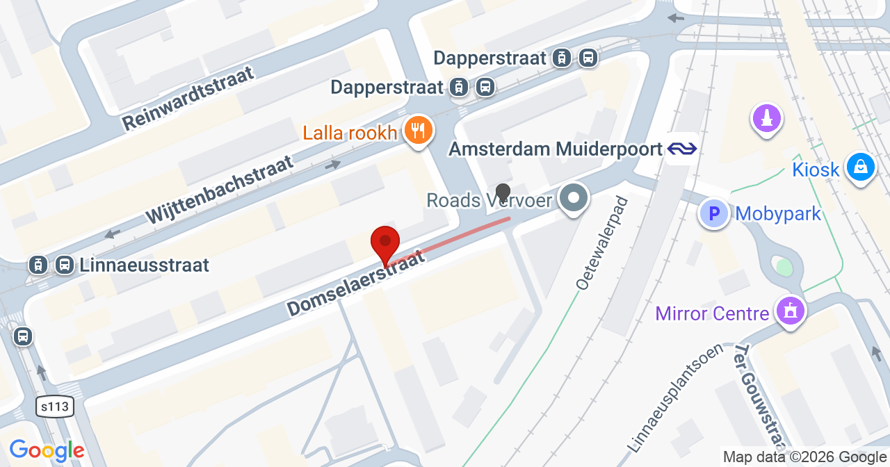 Kaart van het incident in Amsterdam met de aanrijroutes van de gealarmeerde eenheden