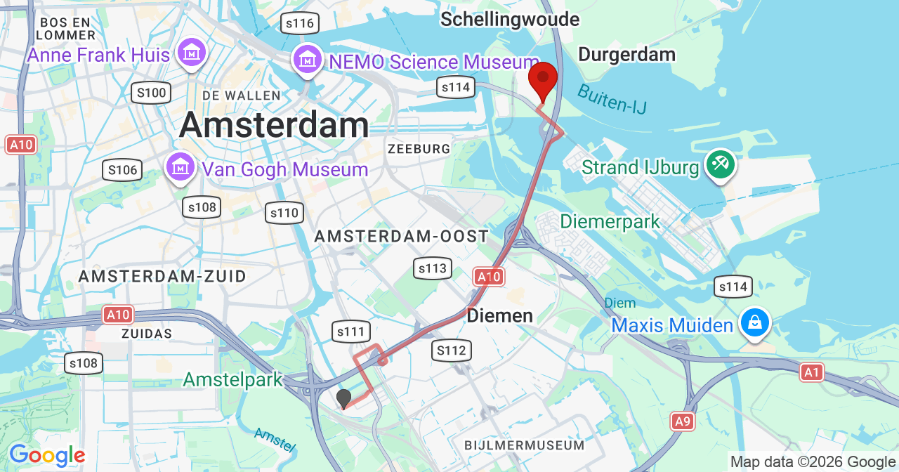 Kaart van het incident in Amsterdam met de aanrijroutes van de gealarmeerde eenheden