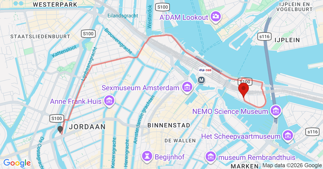Kaart van het incident in Amsterdam met de aanrijroutes van de gealarmeerde eenheden