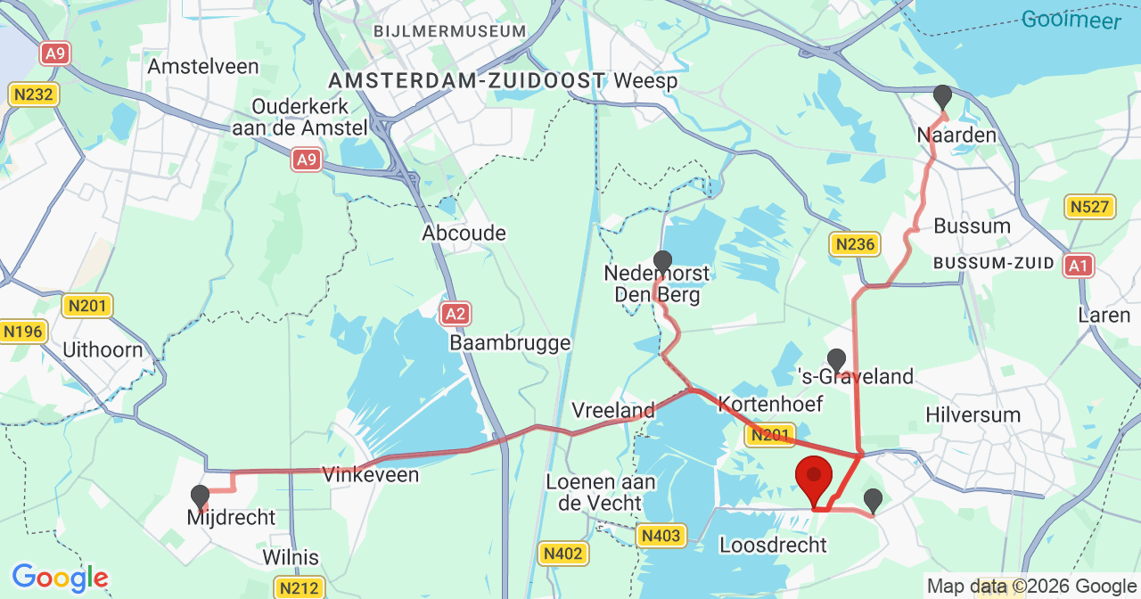 Kaart van het incident in Loosdrecht met de aanrijroutes van de gealarmeerde eenheden