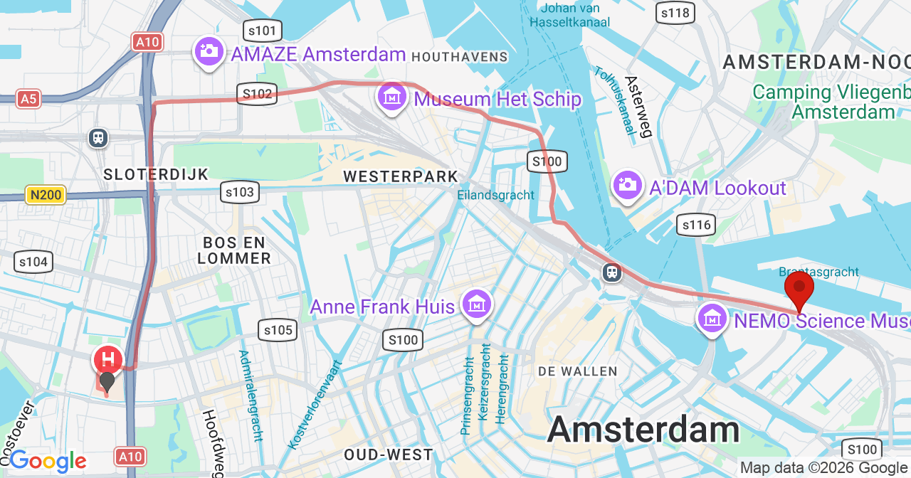 Kaart van het incident in Amsterdam met de aanrijroutes van de gealarmeerde eenheden