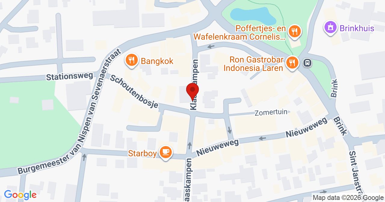 Kaart van het incident in Laren NH met de aanrijroutes van de gealarmeerde eenheden