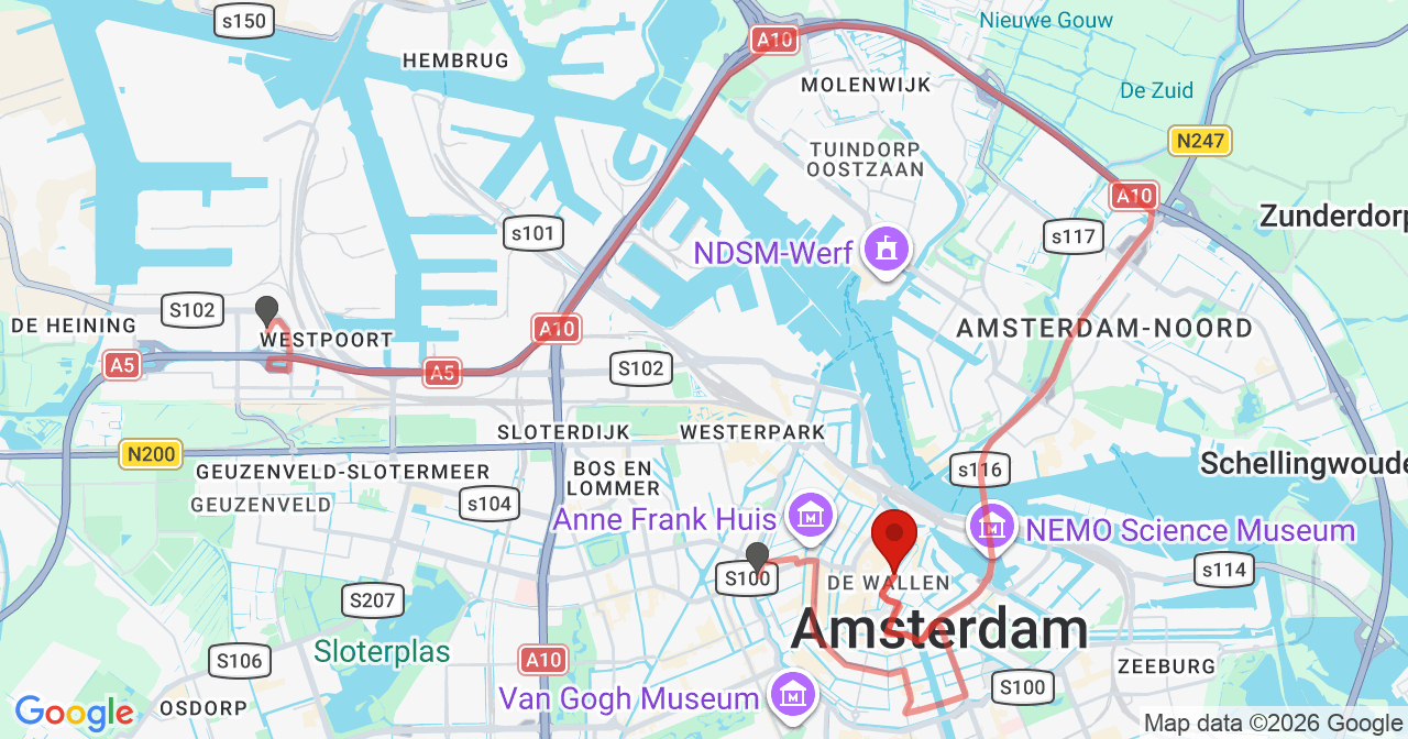 Kaart van het incident in Amsterdam met de aanrijroutes van de gealarmeerde eenheden