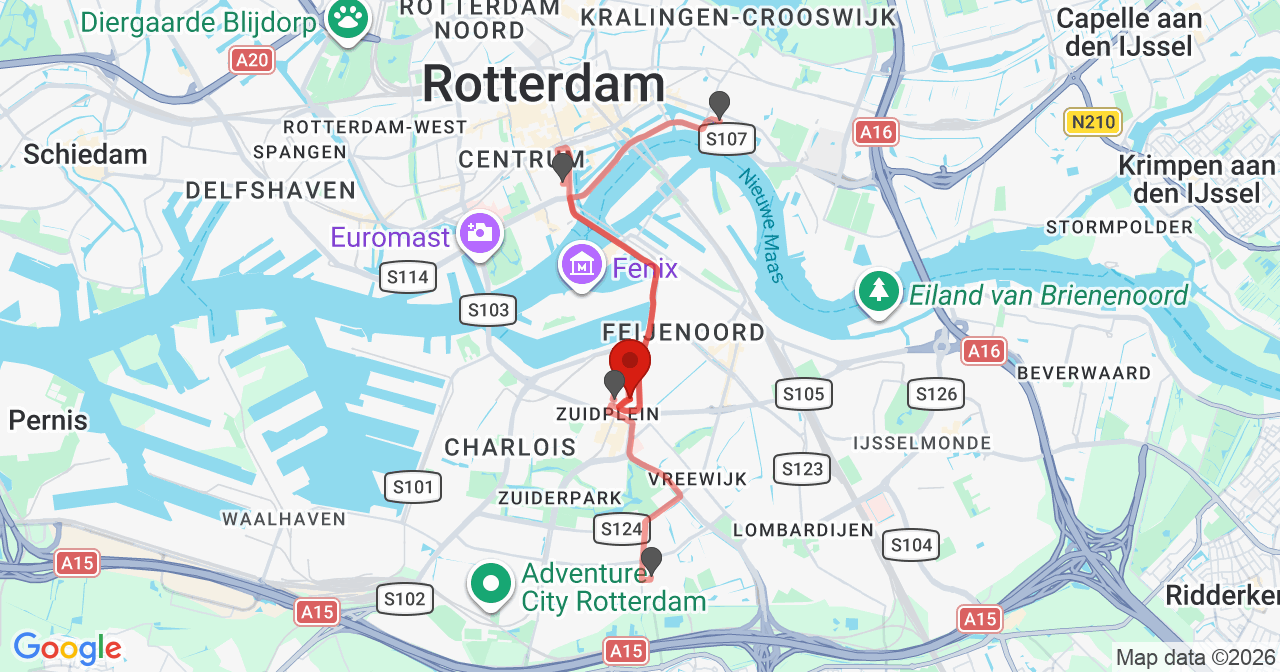 Kaart van het incident in Rotterdam met de aanrijroutes van de gealarmeerde eenheden
