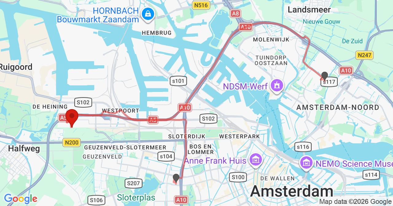 Kaart van het incident in Amsterdam met de aanrijroutes van de gealarmeerde eenheden
