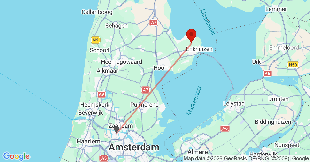 Kaart van het incident in Andijk met de aanrijroutes van de gealarmeerde eenheden