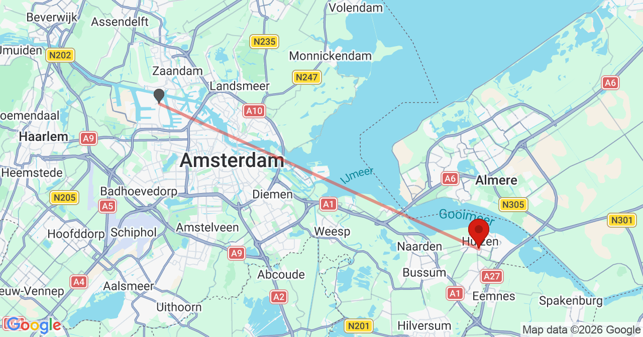 Kaart van het incident in Huizen met de aanrijroutes van de gealarmeerde eenheden