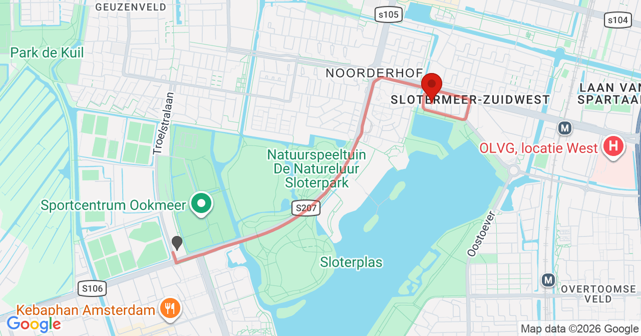 Kaart van het incident in Amsterdam met de aanrijroutes van de gealarmeerde eenheden
