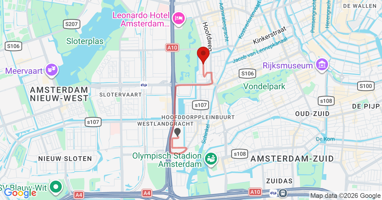 Kaart van het incident in Amsterdam met de aanrijroutes van de gealarmeerde eenheden