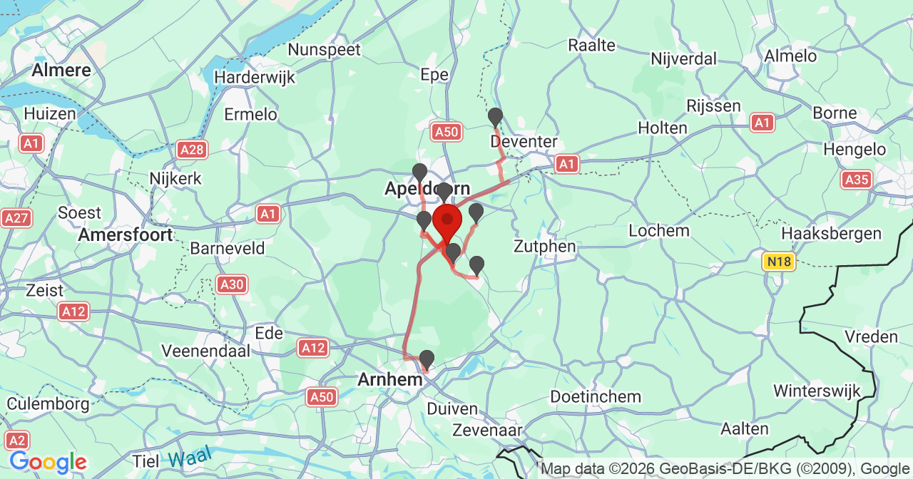 Kaart van het incident in Beekbergen met de aanrijroutes van de gealarmeerde eenheden