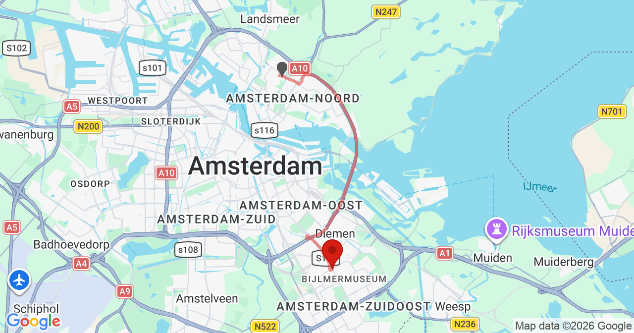 Kaart van het incident in Amsterdam met de aanrijroutes van de gealarmeerde eenheden