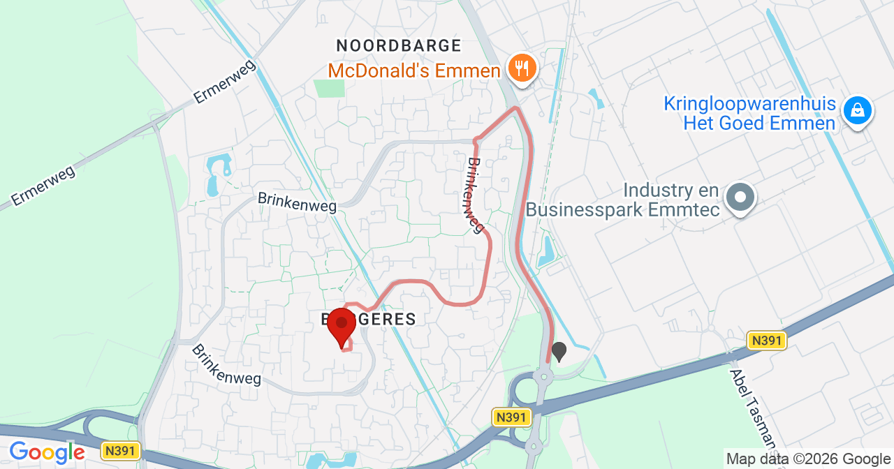 Kaart van het incident in Emmen met de aanrijroutes van de gealarmeerde eenheden