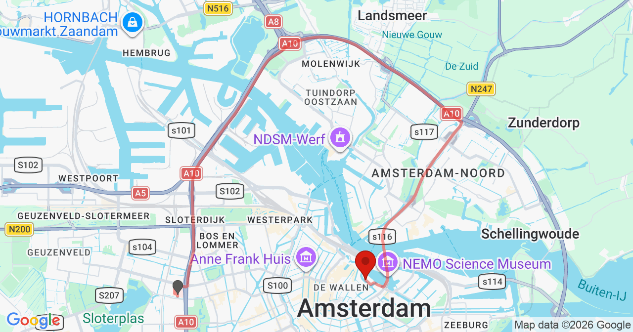 Kaart van het incident in Amsterdam met de aanrijroutes van de gealarmeerde eenheden