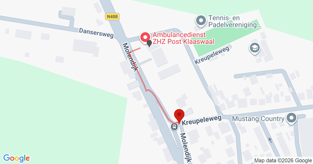 Kaart van het incident in Klaaswaal met de aanrijroutes van de gealarmeerde eenheden