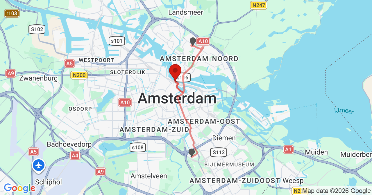 Kaart van het incident in Amsterdam met de aanrijroutes van de gealarmeerde eenheden