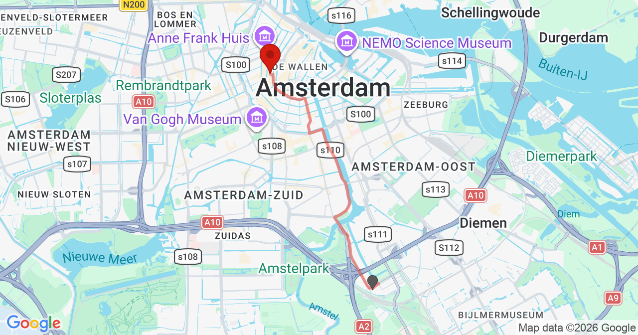 Kaart van het incident in Amsterdam met de aanrijroutes van de gealarmeerde eenheden