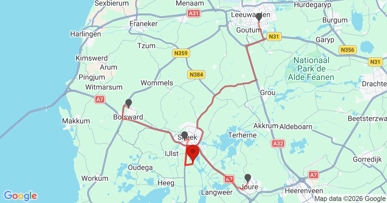 Kaart van het incident in Jutrijp met de aanrijroutes van de gealarmeerde eenheden