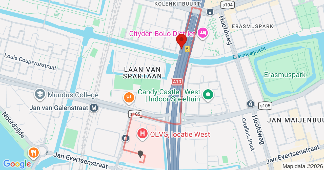 Kaart van het incident in Amsterdam met de aanrijroutes van de gealarmeerde eenheden