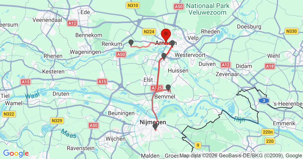 Kaart van het incident in Arnhem met de aanrijroutes van de gealarmeerde eenheden